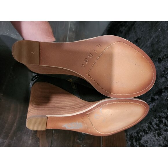 Hinge Tracer Black Suede Wedge Booties/Sz. 7.5M - Picture 7 of 8